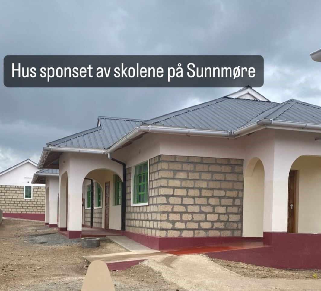 Bilde av hus som var bygd tidlegare år - Klikk for stort bilde